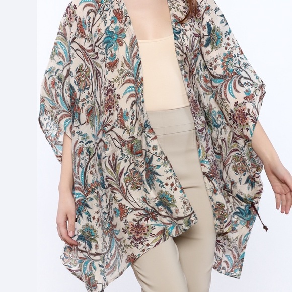 Mystree Accessories - Mystree Multicolor Floral Kimono